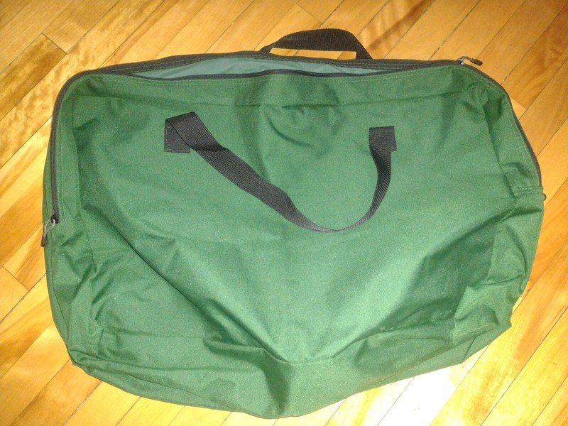 Hunter Green Overnight Bag - ( Does not appear to have any use ). gallery