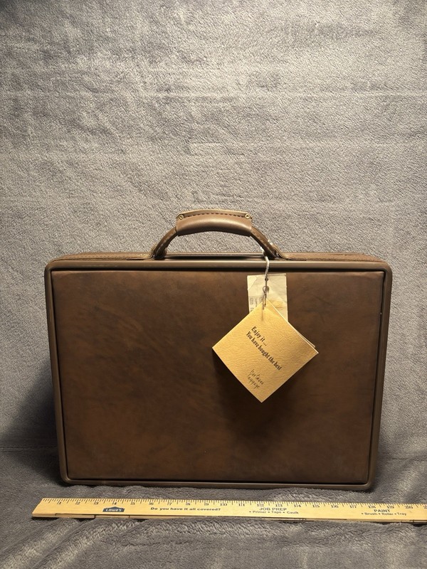 Hartmann Leather Overnight Bag Briefcase 18" Brown Clothing Compartment Lockable gallery