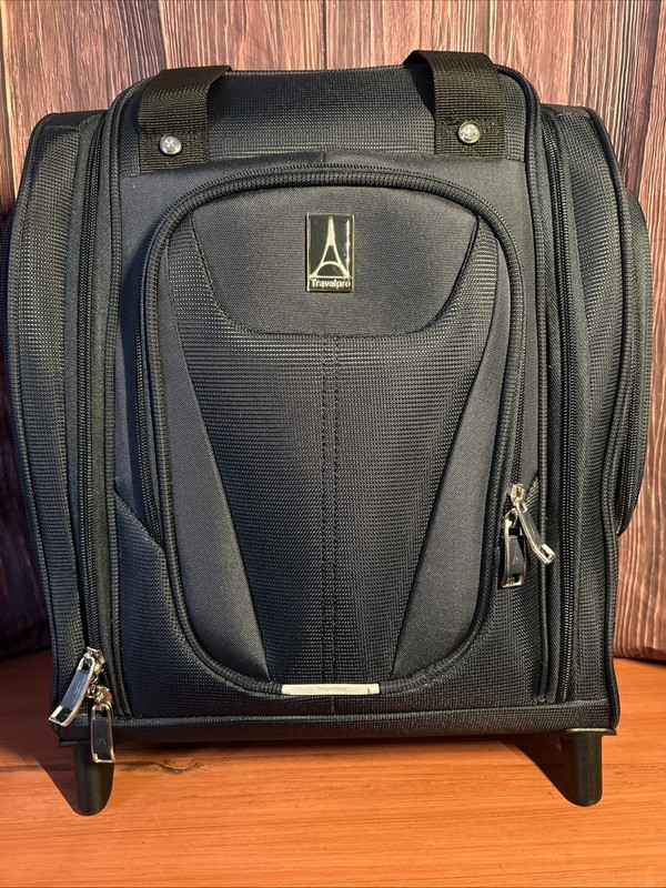 Travelpro Maxlite5 Carry-On Rolling Underseat Upright 2 Wheel Bag Navy 15-Inch