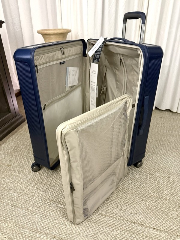 Samsonite Silhouette 17 Large Expandable Hardside Spinner Luggage gallery