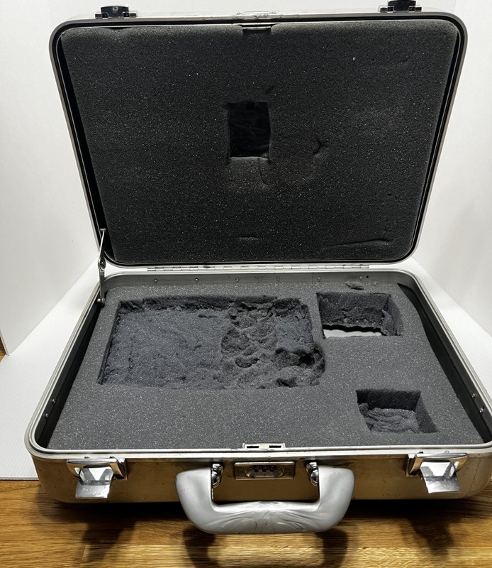 Zero Halliburton Technical/Camera Case 18" X 13" X 6" Distressed gallery