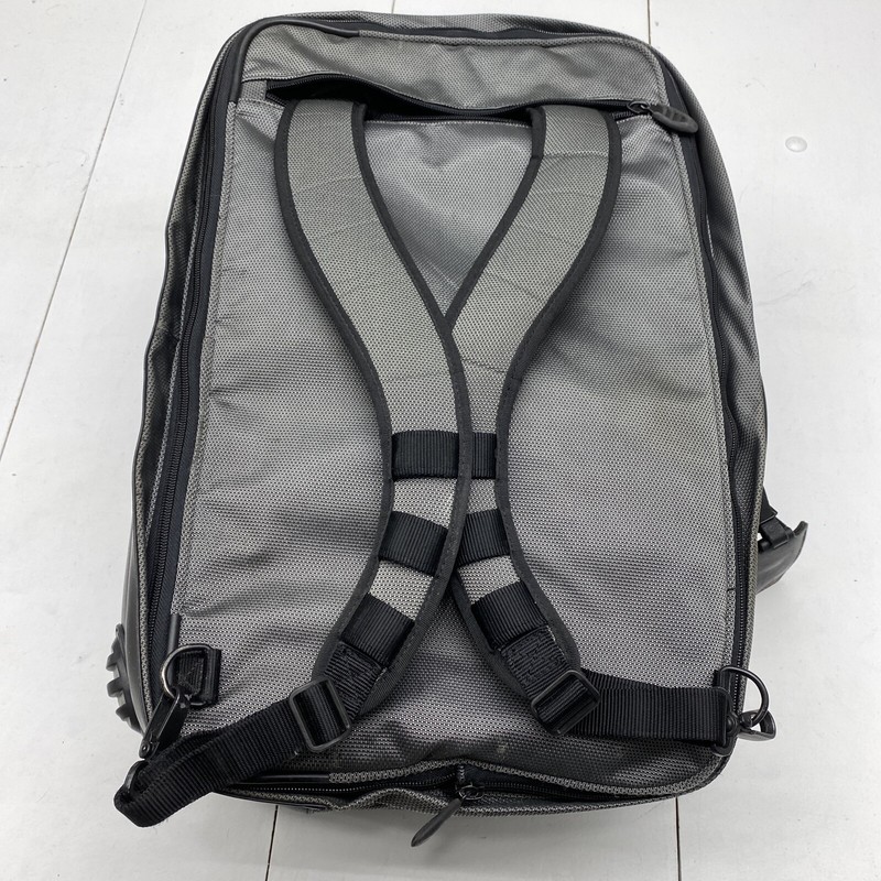Tumi Duffle Bag Backpack Excursion Non-rolling 21x13x11 Gray Black Carry On gallery
