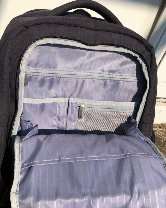 HEYS Lightweight Hard Shell Spinner Suitcase 20" Expandable gallery