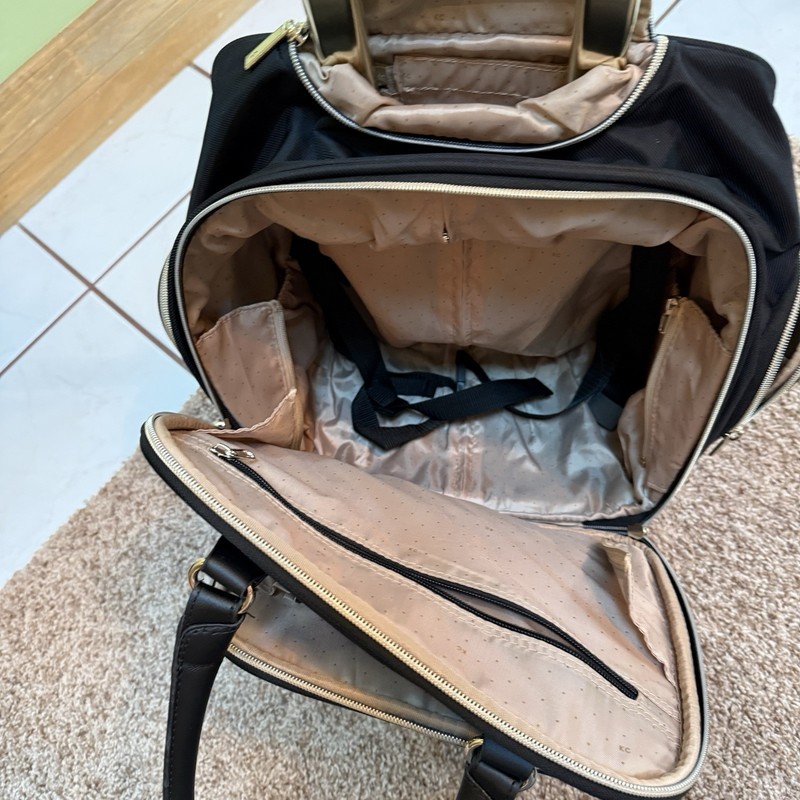 Kenneth Cole Reaction 17" Softside Chevron 4-Wheel Spinner Carry-On & Backpack gallery