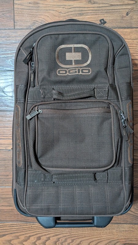 OGIO Layover 23″ Wheels And Handle Travel Bag Suitcase Excellent Condition Brown