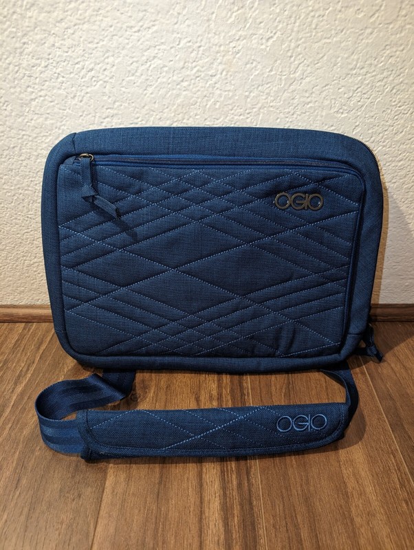 Blue Ogio Tribeca Over The Shoulder Messenger Pack or Carry Hand Bag Tide RARE
