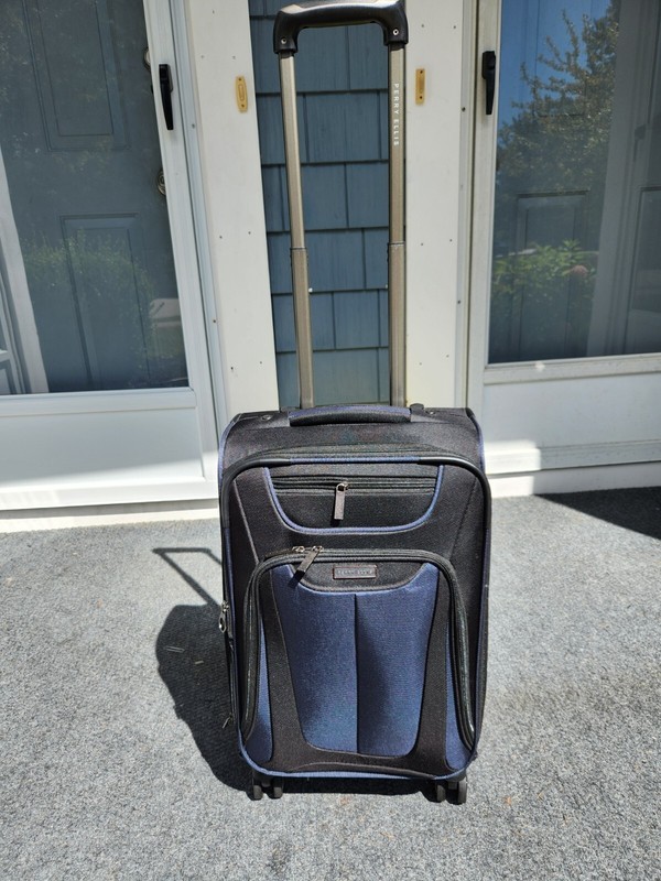 Perry Ellis Portfolio 24″ Spinner Luggage Softside Expandable Black Blue