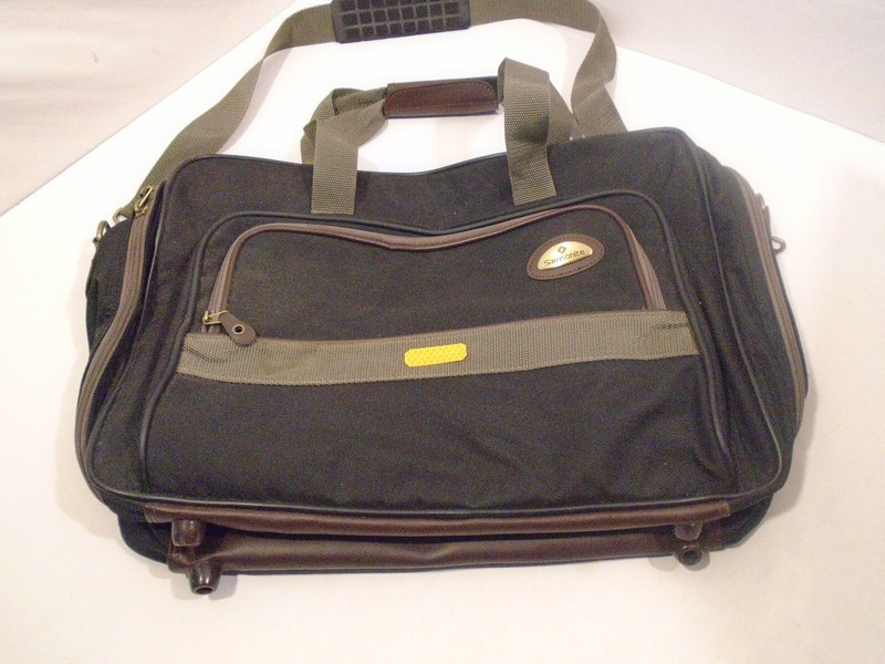 Samsonite Small Suitcase Carry On Shoulder Strap 18″ x14″x6″ Black Gray