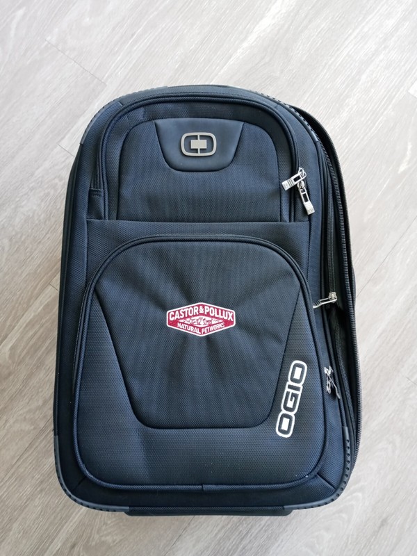 Ogio Lightweight Performance 2-Wheel Luggage Travel Bag 23x15x9 inches gallery