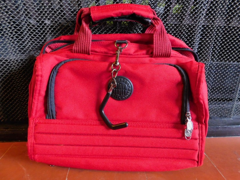 Ricardo Beverly Hills Red Essentials Toiletry Hanging Travel Cosmetics Bag 13 in