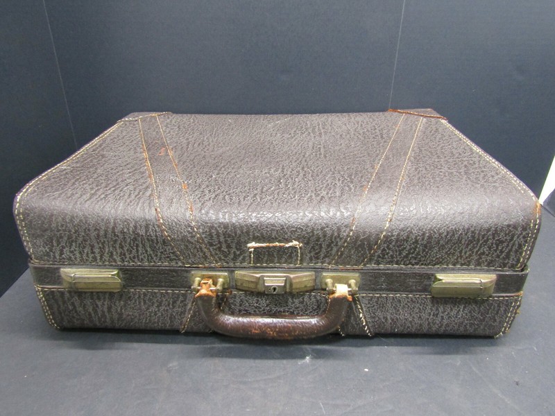 OLD VINTAGE COWHIDE LEATHER BROWN LUGGAGE TRAIN CASE TRAVEL BAG