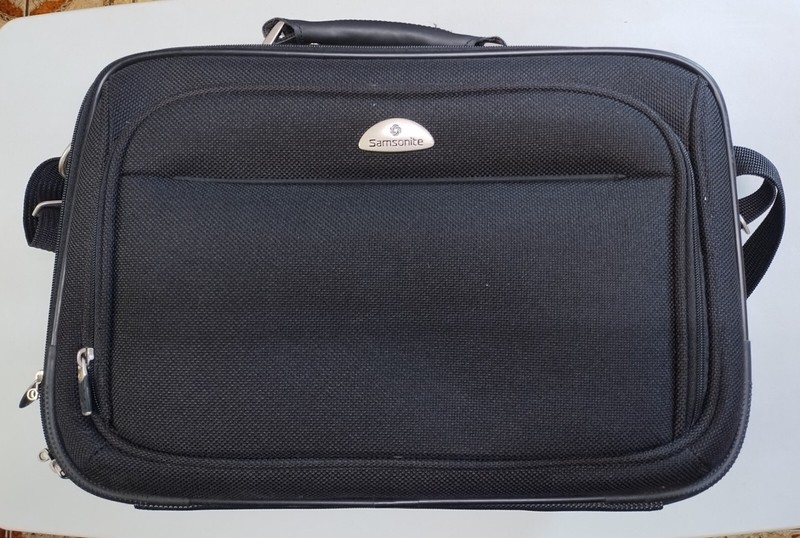 Samsonite Spinner Collection – Soft Side Carry On W/Shoulder Strap – Pre-Owned