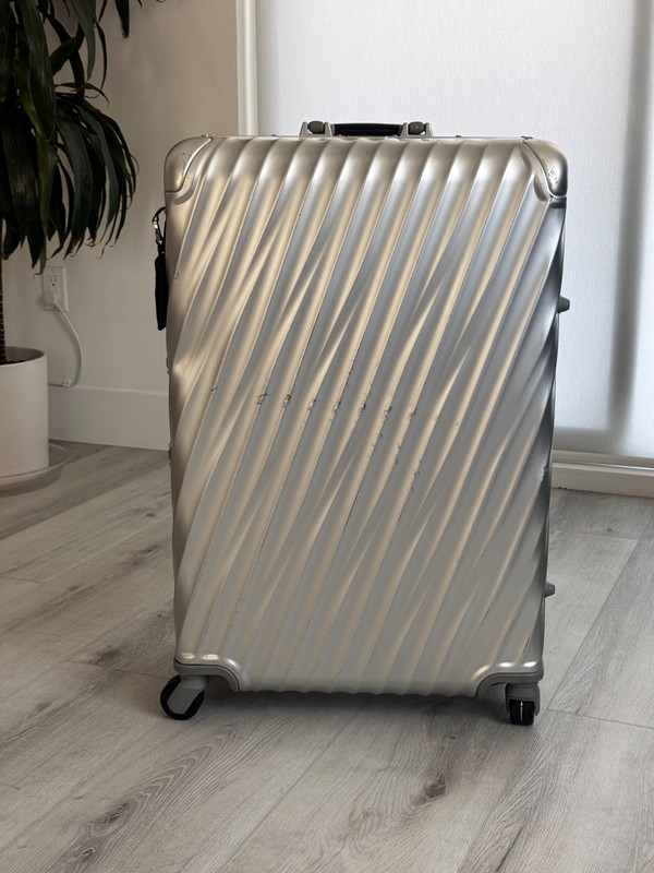 TUMI 19 Degree Aluminum Extended Trip Silver Spinner Luggage – MSRP $1595