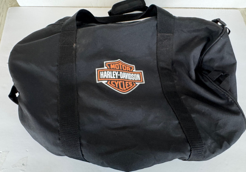 Harley-Davidson Bar & Shield Logo Duffel Bag black w/outside zipper compartment
