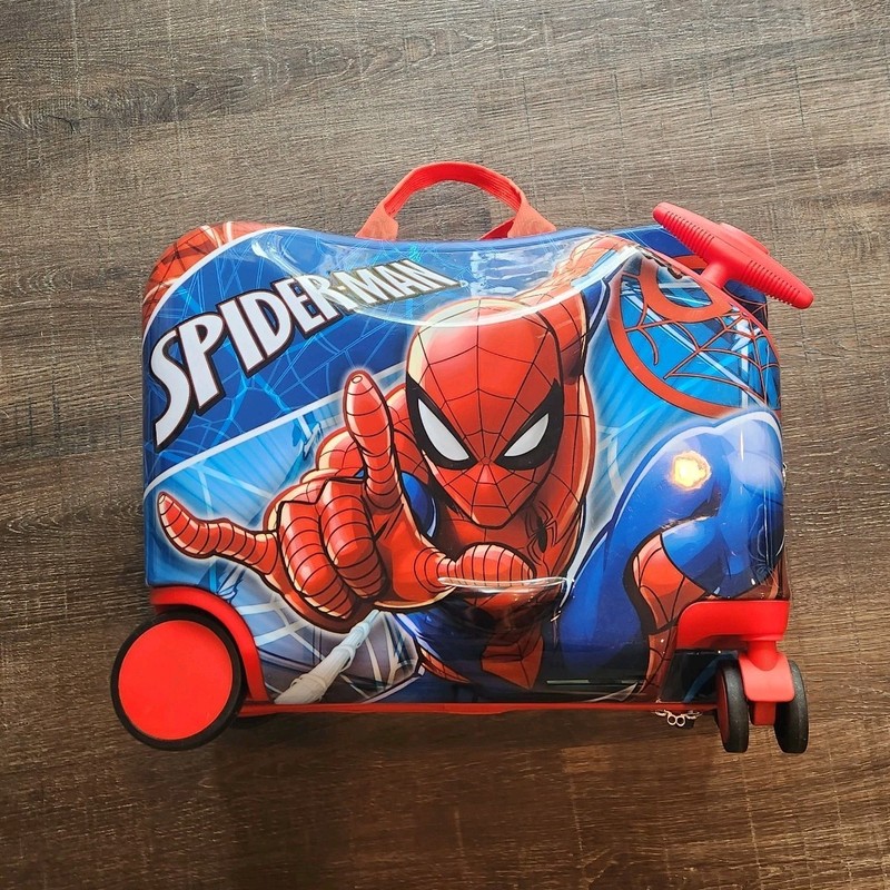 Spiderman Ride On Luggage Kids 18″ Hardside Rolling Travel Trolley Suitcase