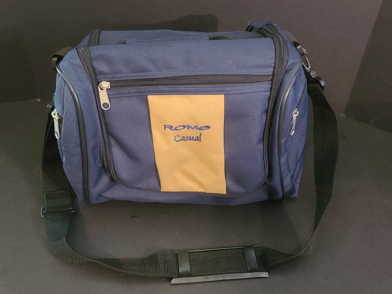 Large Rome Luggage Duffle Bag Suitcase Gym Bag Navy Tan Carry On Sport