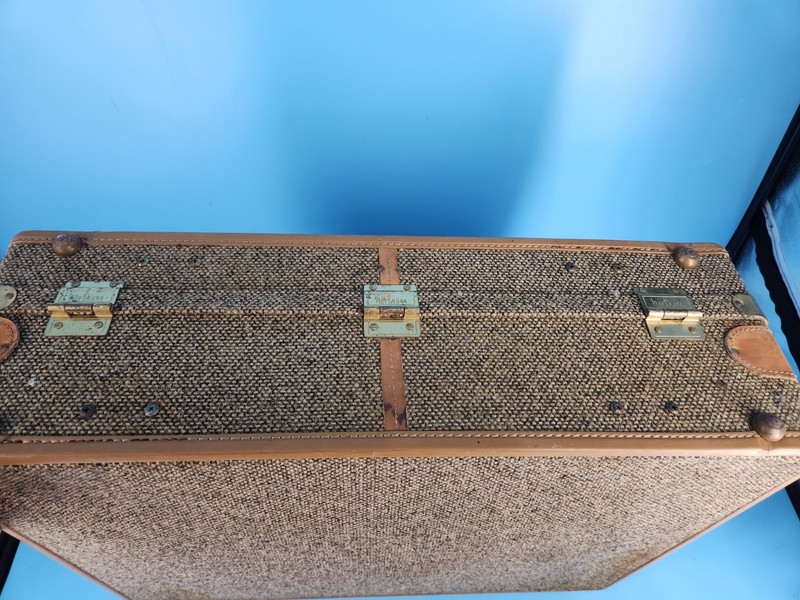 Vintage Hartmann Large 25in x 20in Classic Leather Belted Tweed Luggage Suitcase gallery