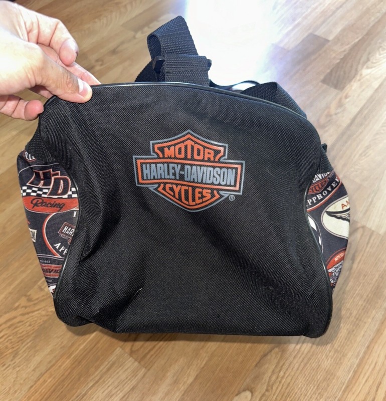 Harley Davidson Logo Pattern Lightweight Duffel Bag Gym Bag 20x9x10” – Used gallery