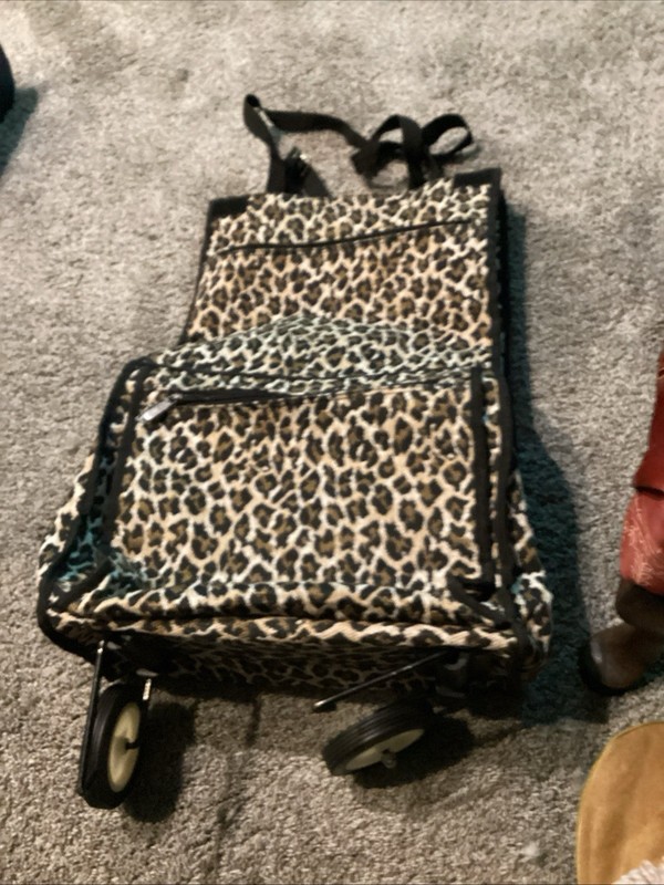 Folding Rolling Suit Case Carry All Leopard Animal Pattern