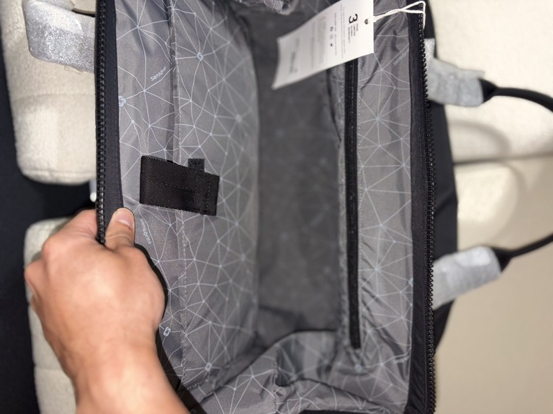 Samsonite Better than Basics Drop Bottom Weekender Duffle Black New With Tags gallery