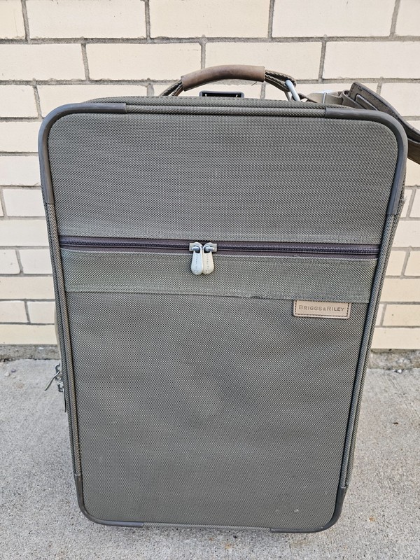 Briggs & Riley Baseline 21″ One-Touch Expandable Carry-On Upright 🧳 U21NX