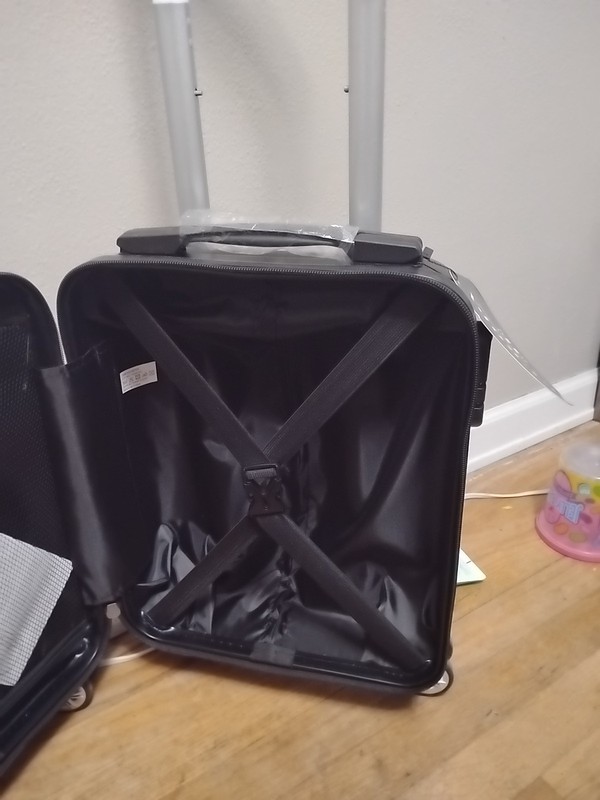 16" CarryOnFriendly Lightweight Lockable TelescopicHandledDualSwivelingWheels gallery