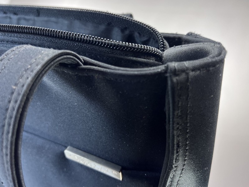 Large Microfiber Kenneth Cole Reaction Black Tote Business Bag Purse PRE-OWNED gallery
