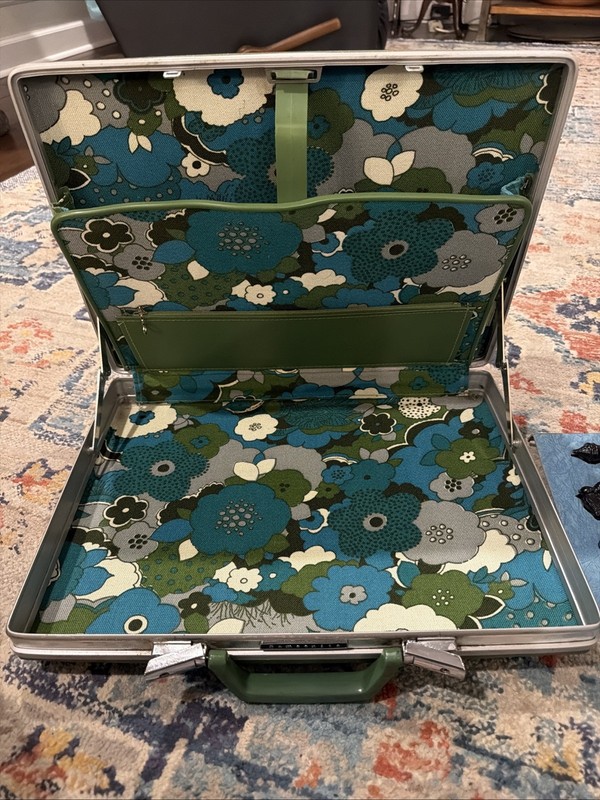 GROOVY RARE 1960's Avocado Green Briefcase Flowered Lining & A VTG Chess Set