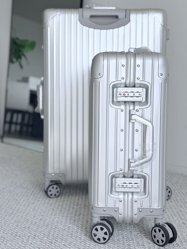 Luggage set 100% Aluminum Alloy ( Carry on bag & Checked bag)