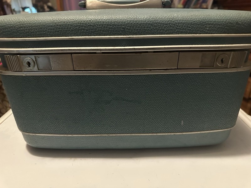 Samsonite Silhouette Hardcase Train Case Blue Plastic 18″ & Under MPN 1212