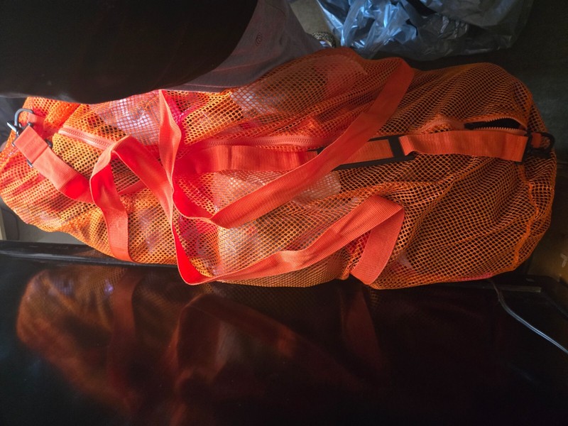 NEW/ ORANGE / MESH / 5ft x 2ft DUFFLE BAGS / 6ft ADJUSTABLE STRAP / BEST OFFER!!