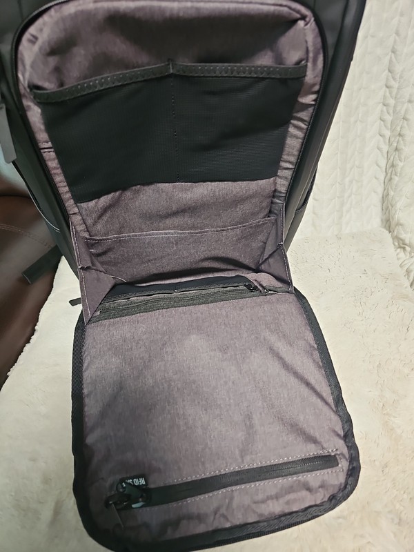 Nomatic Convertible Backpack 14L (Expands to 17L) Unisex BLACK New With Tag gallery