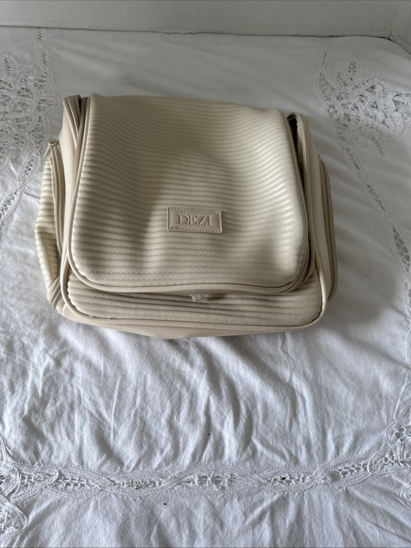Dezi Pack It All Multi-Purpose Hanging Travel Bag NWT So Amazingly Versatile