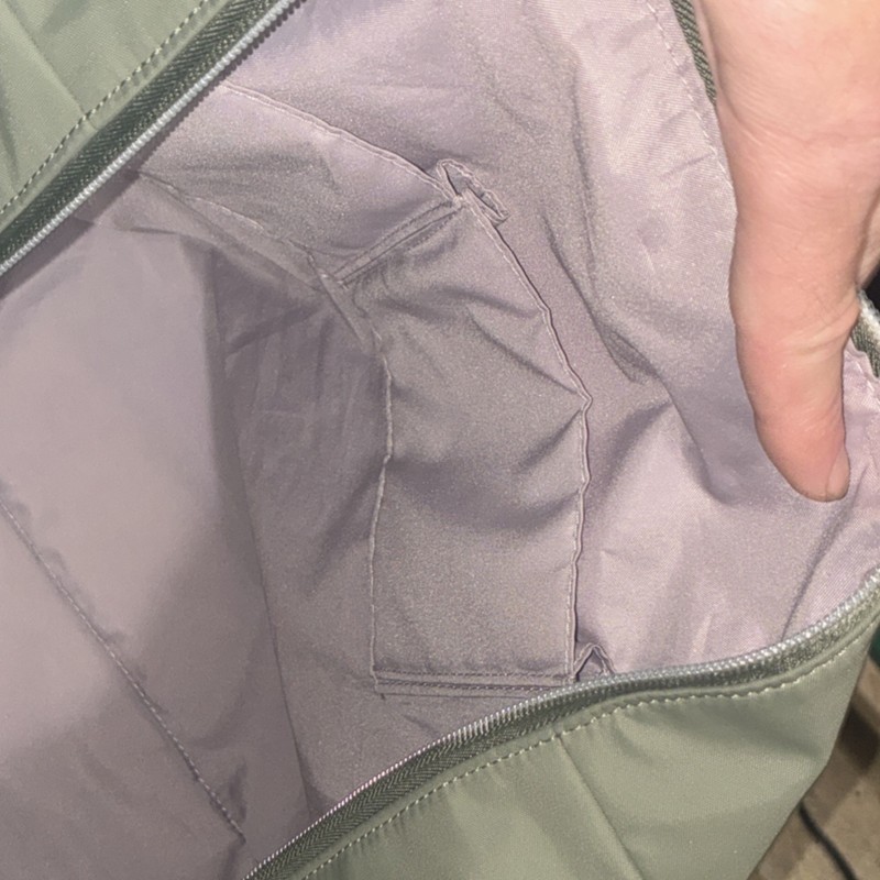 Samsonite Green Duffle Bag Adjustable Straps Zippered Pockets gallery