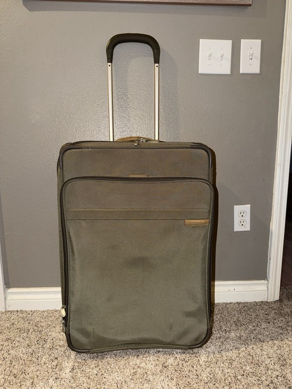 BRIGGS & RILEY Baseline Expandable 26” Upright Luggage Olive Green U526LX-7