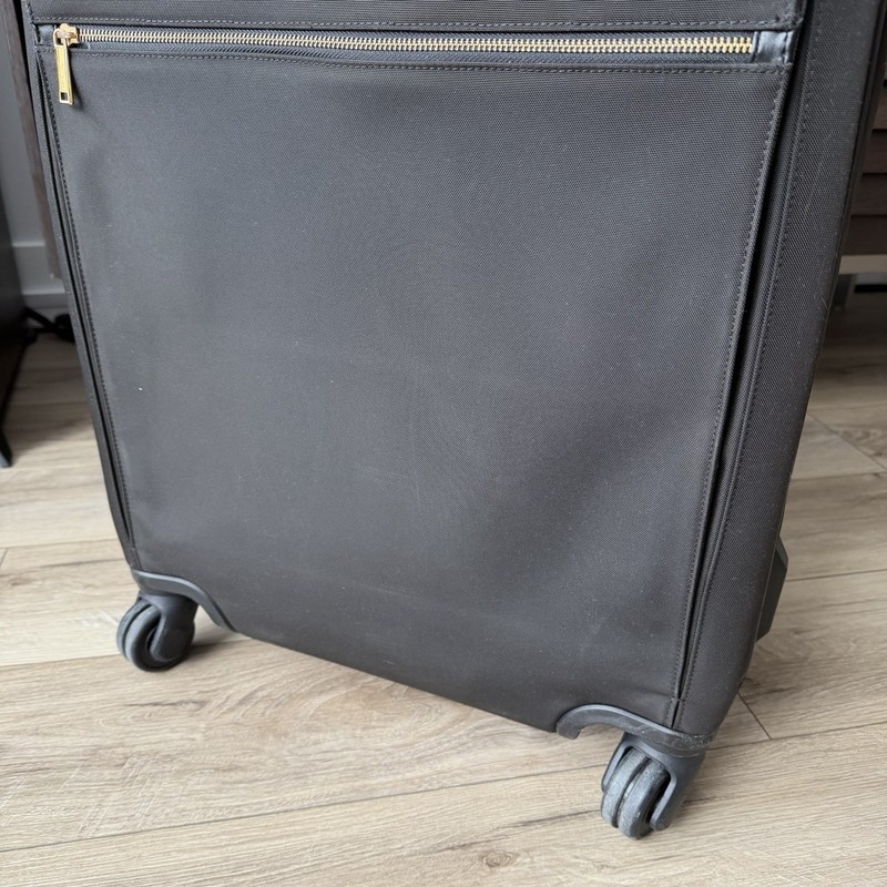 Tumi Larkin Jess Short Trip Expandable 4-Wheel Black Dark Brown Spinner 25 18 12 gallery