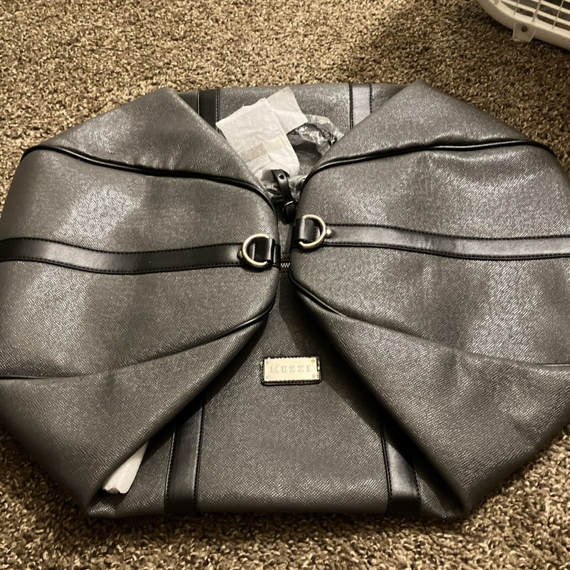 Mezzi Convertible 2-in-1 garment travel duffel Bag Gray