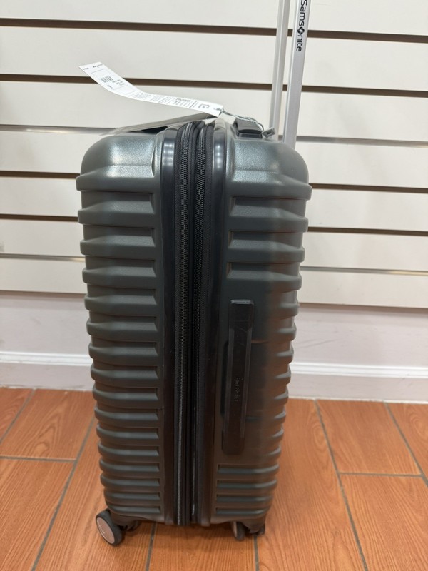 Samsonite uptempo 20" Navy Blue Spinner Carry On Lightweight ABS Plastic Luggage gallery