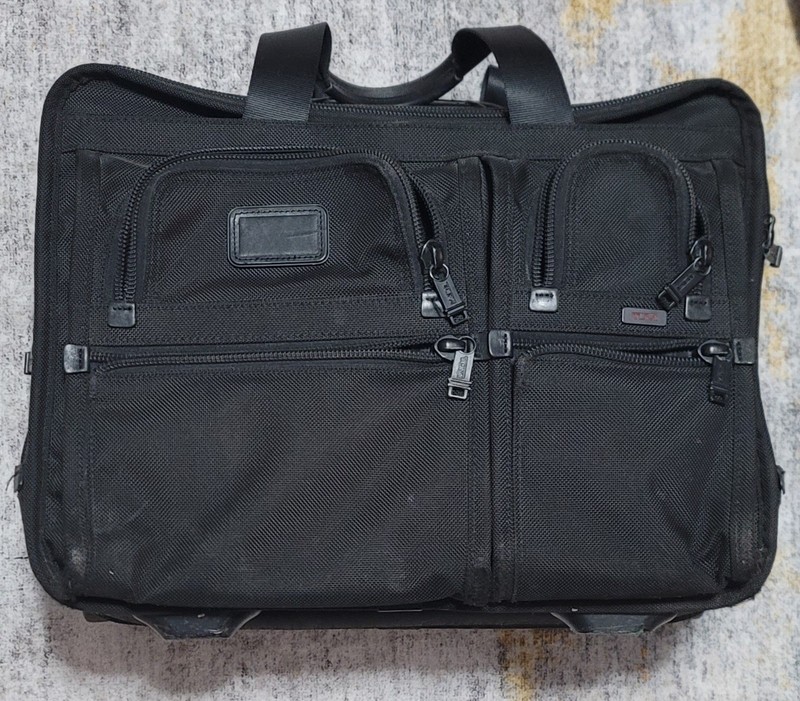 Tumi Alpha 26104DH Black Travel Business Carry Bag