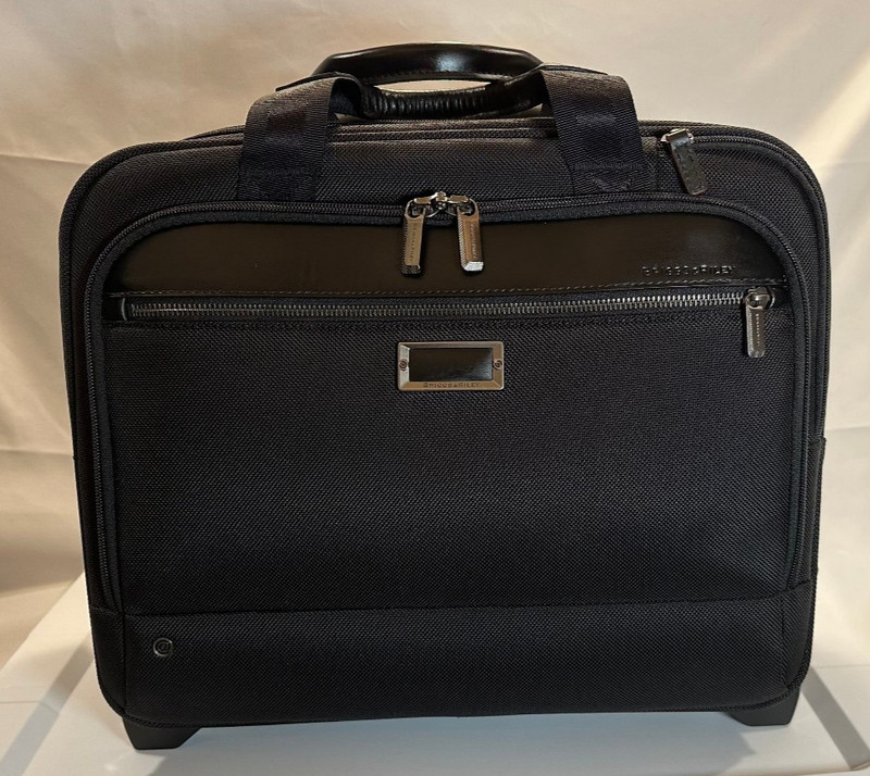 Briggs & Riley @Work Medium Expandable 2-Wheel Brief Travel KR420X Black NWOT