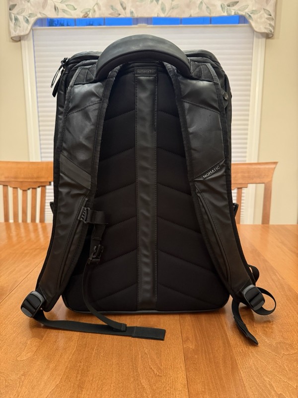 Nomatic Standard Backpack Expandable 20-24L Black Travel Work Bag gallery