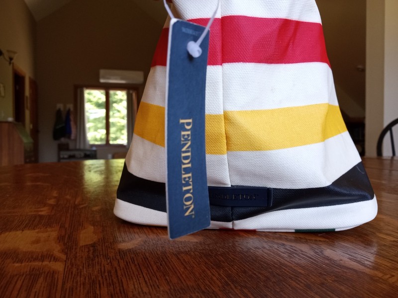 NEW WITH TAGS Pendleton Zip Pouch Stripes Poly-Covered Cotton gallery