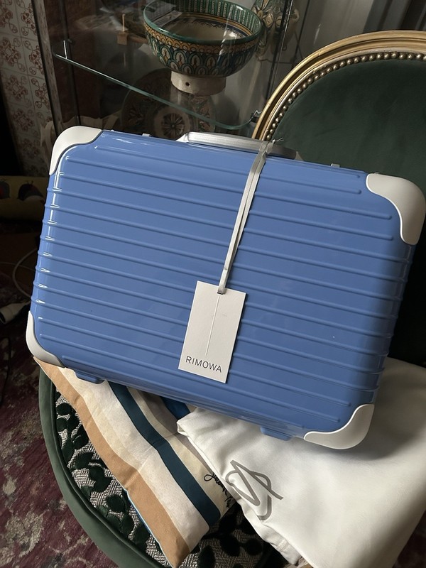 New 2025 RIMOWA Holiday Suitcase Limited Edition 2025 Sold Out