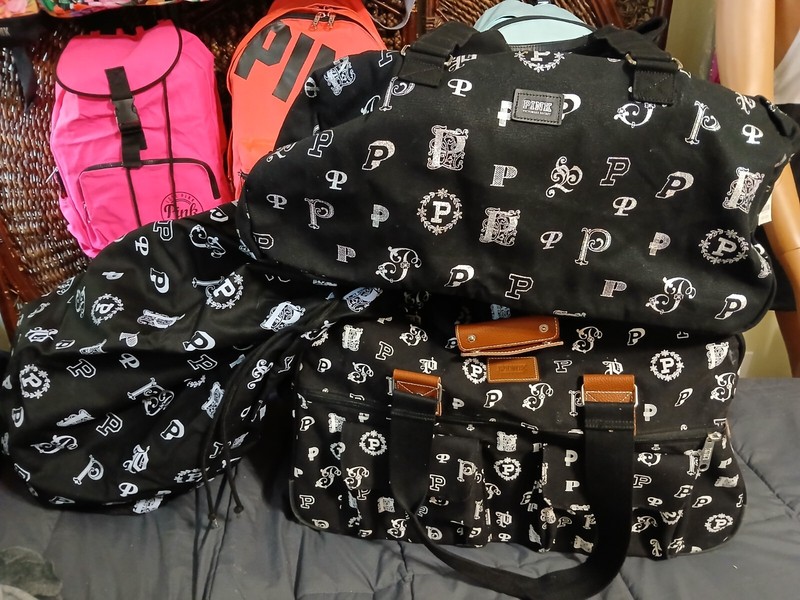 Victoria’s Secret PINK NWT 3 Piece Monogram Luggage Set Rare