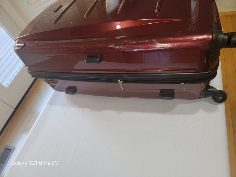 Samsonite Evolve SE 27" Medium Spinner (Matte Burgundy) gallery