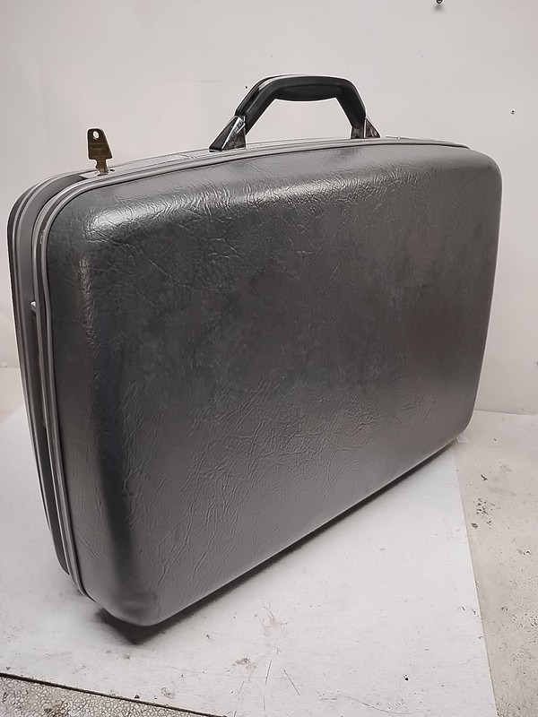 Vintage Samsonite Profile II Gray Hardcase Suitcase with Key