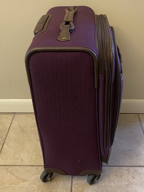 Hartmann Herringbone Medium Expandable Spinner Burgundy 22” X 15” X 8” gallery