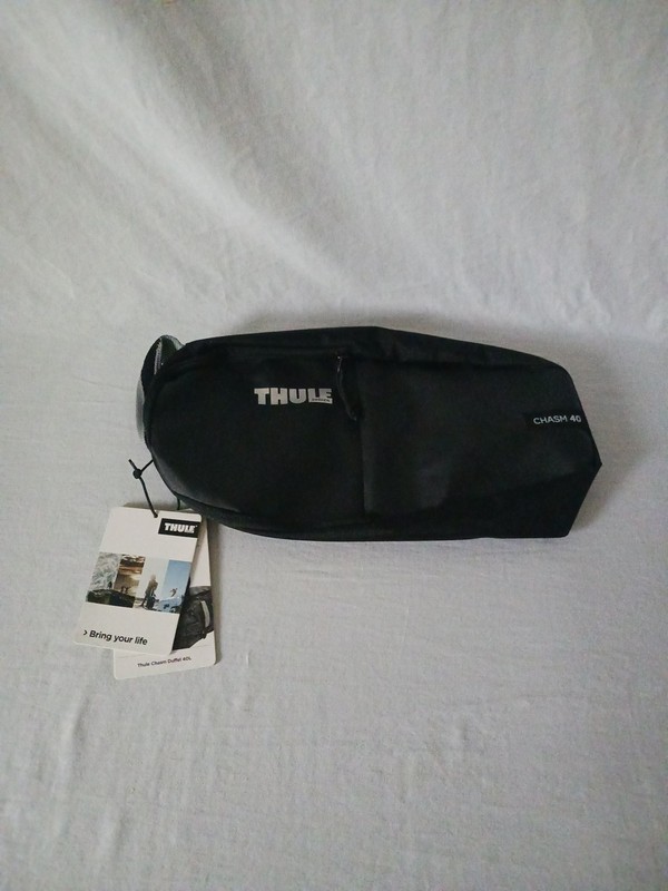 NEW WITH TAGS – Thule Chasm Black & Gray Sport Duffel Bag 90L Case Insert