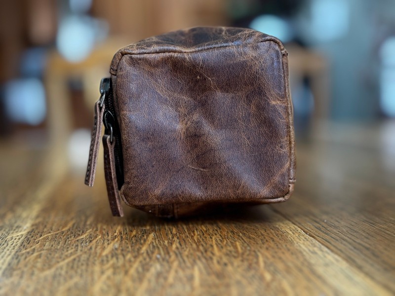 Full Grain Distressed Leather Kit Shaving Toiletry Travel Bag Dark Brown gallery