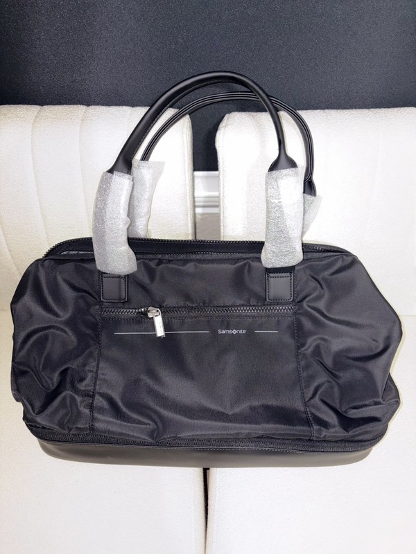 Samsonite Better than Basics Drop Bottom Weekender Duffle Black New With Tags gallery